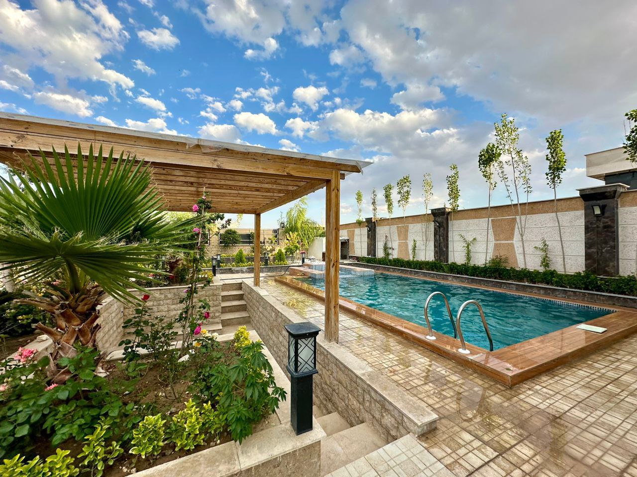 ویلا دوخواب استخر دار (تندیس۱)