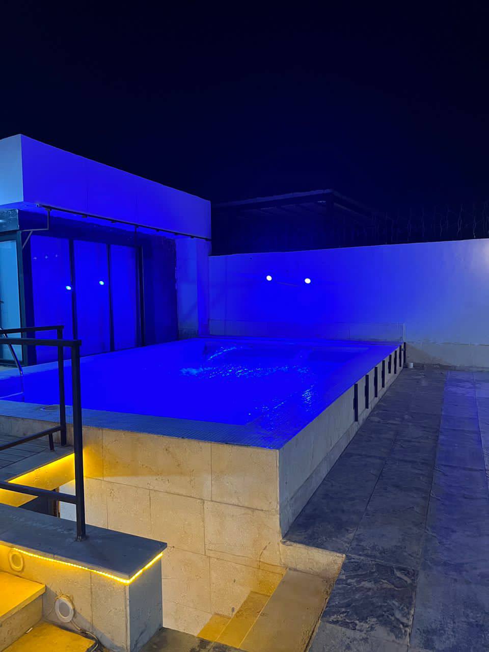 ویلا دوخواب استخر دار آب گرم