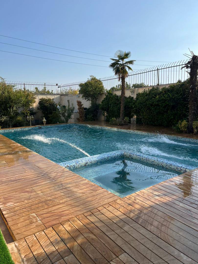 ویلا دو تا استخر و جكوزي