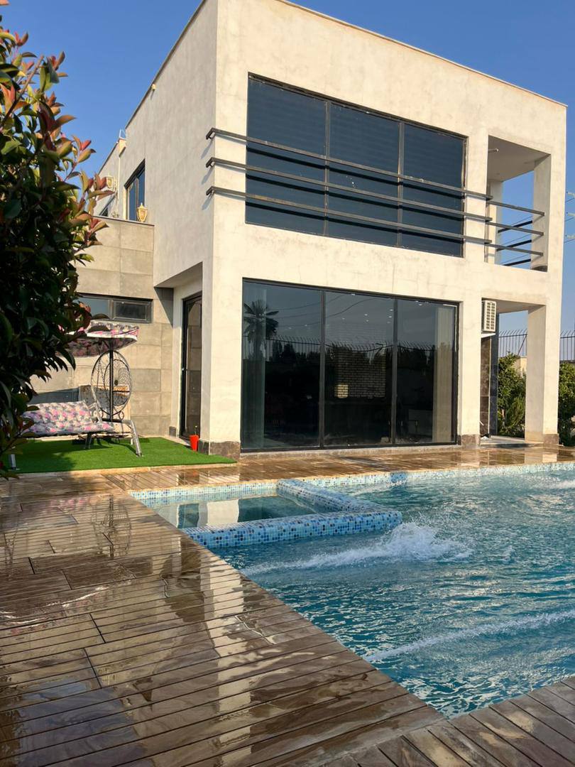 ویلا دو تا استخر و جكوزي