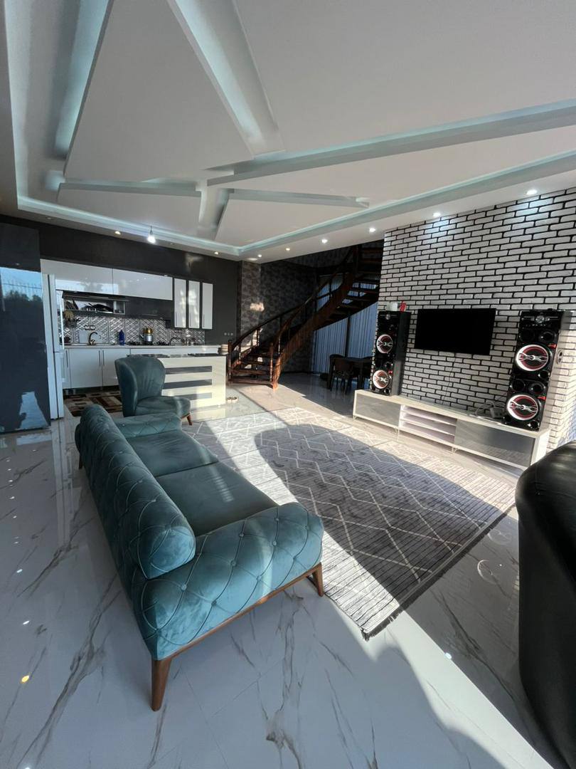 ویلا دو تا استخر و جكوزي