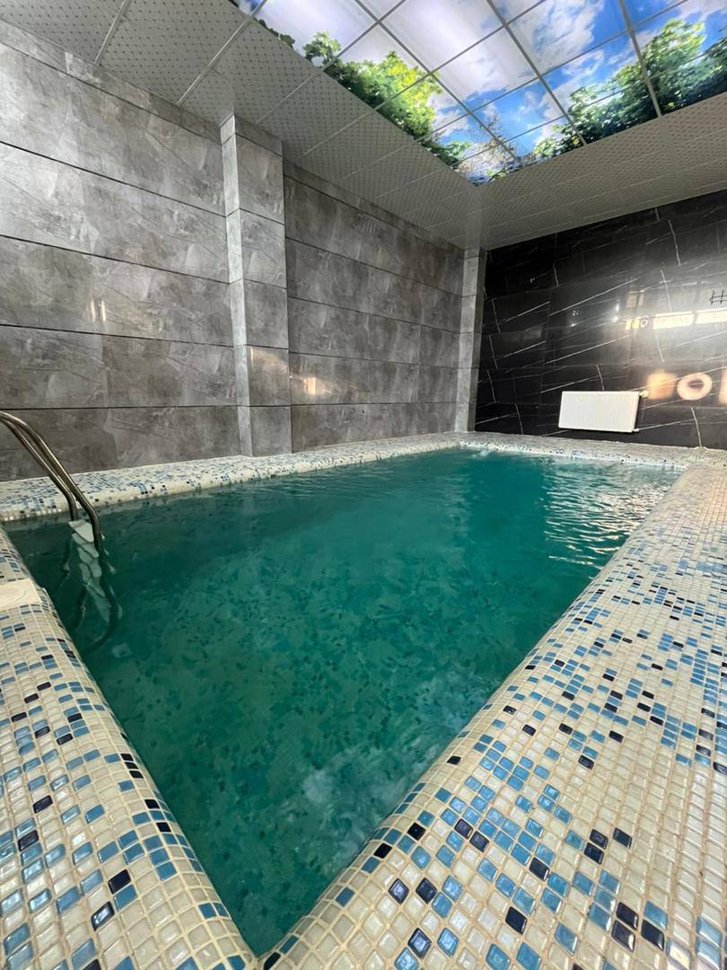 ویلا دو تا استخر و جكوزي