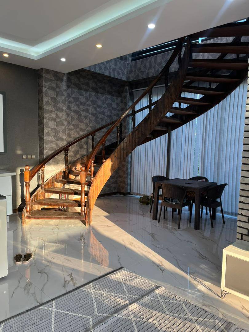 ویلا دو تا استخر و جكوزي