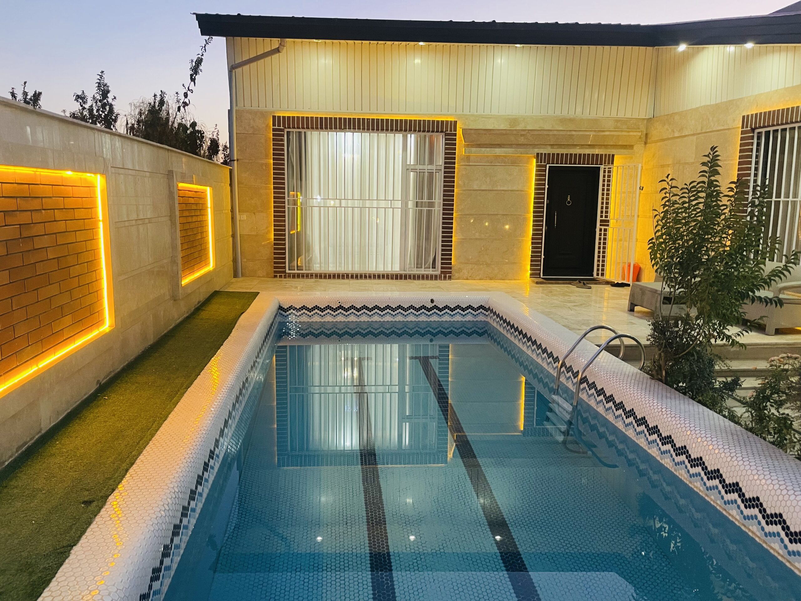 ویلا دو خواب استخردار