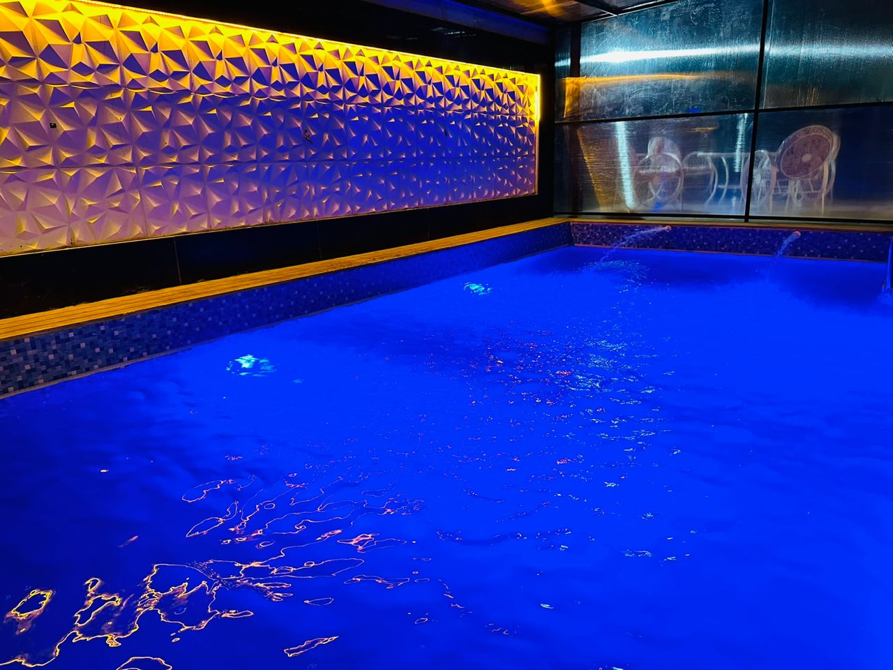 ویلا دو خواب استخردار سرپوشیده