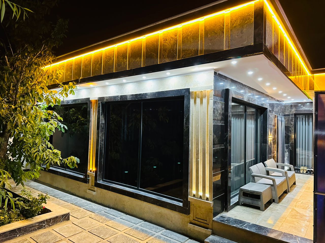 ویلا دو خواب استخردار سرپوشیده