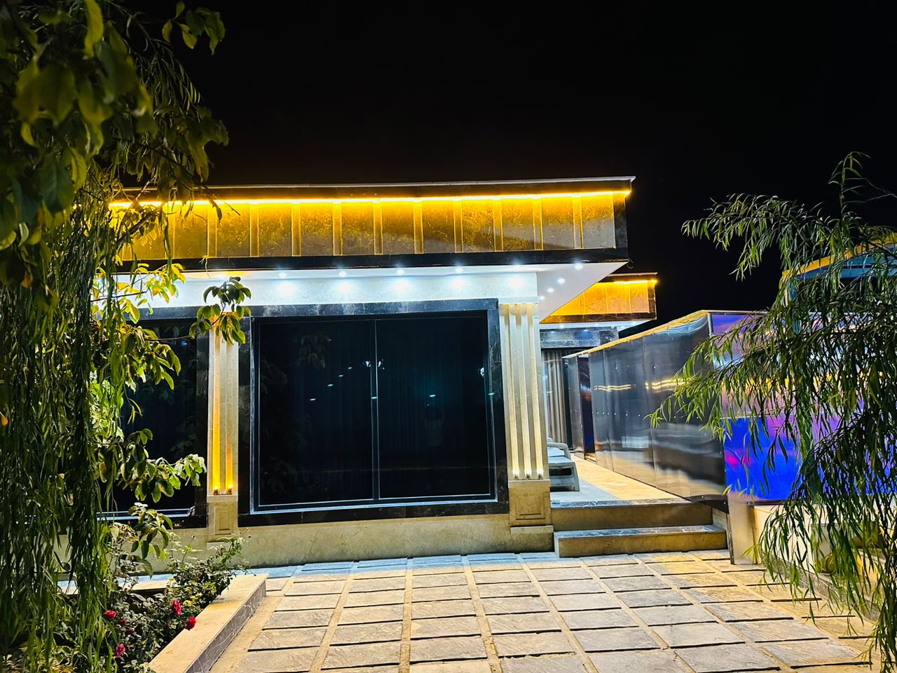 ویلا دو خواب استخردار سرپوشیده